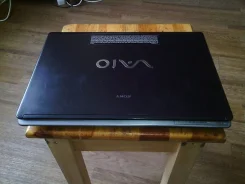 Roverbook Pro. 13.3", 1,7����, ���� 60���, WiFi