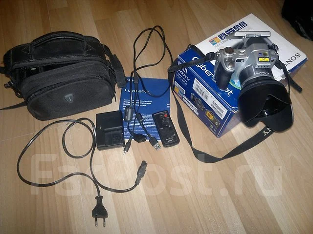 Sony Cyber-shot DSC-H50. 9 - 9.9 ��, ���: 14� � ����� ����