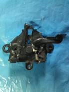 Замок капота. Toyota: Corolla, Isis, Corolla Fielder, Allex, Corolla Runx Двигатели: 3ZRFAE, 1AZFSE, 2ZRFAE, 1ZZFE, 1NZFE, 2ZZGE, 2NZFE, 3CE