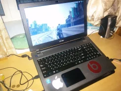 DNS Gamer 0147976. 17.3", 3,1����, ��� 8 ��, ���� 500���, WiFi, Bluetooth, ����������� �� 6��. ����