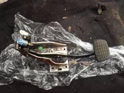 Педаль тормоза. Toyota Crown Majesta, GS171, JKS175, JZS171, JZS173, JZS175, JZS179 Toyota Crown, GS171, GS171W, JKS175, JZS171, JZS171W, JZS173, JZS1...