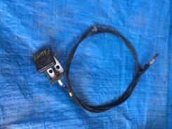 Тросик замка капота. Toyota Hiace Regius, RCH47W, KCH40W, RCH41W, KCH46W, KCH46G Toyota Touring Hiace, RCH41W, RCH47W, KCH40W, KCH46W Toyota Granvia T...