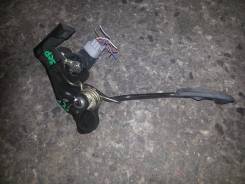 Педаль акселератора. Toyota Vitz, SCP10, SCP13, NCP10, NCP13, NCP15, NCP11, NCP12, SCP12 Toyota Yaris, NCP13, SCP10, NCP11, NCP12, SCP12, NCP10 Двигат...