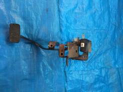 Педаль тормоза. Toyota Hiace Regius, RCH47W, KCH40G, KCH40W, RCH41W, KCH46W, KCH46G Toyota Touring Hiace, RCH41W, RCH47W, KCH40W, KCH46W