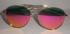 Очки Ray-Ban.