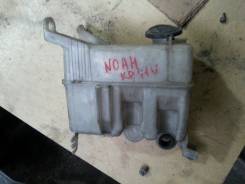 Бачок стеклоомывателя. Toyota Town Ace Noah, CR42, SR40G, KR52, KR41, KR42, CR40G, SR40, SR50, CR50G, SR50G, CR50, CR41, CR52, CR51, CR40 Toyota Noah...