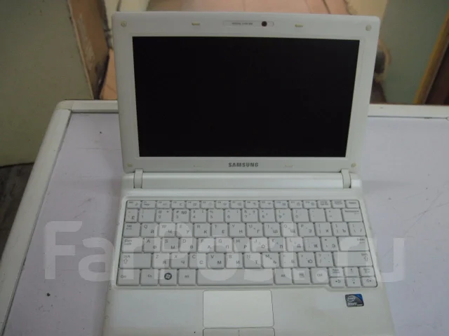 Samsung N150. 10.1", 1 667����, ��� 1024 ��, ���� 250���, WiFi: 1, Bluetooth: 1, ����������� �� 4��. ����