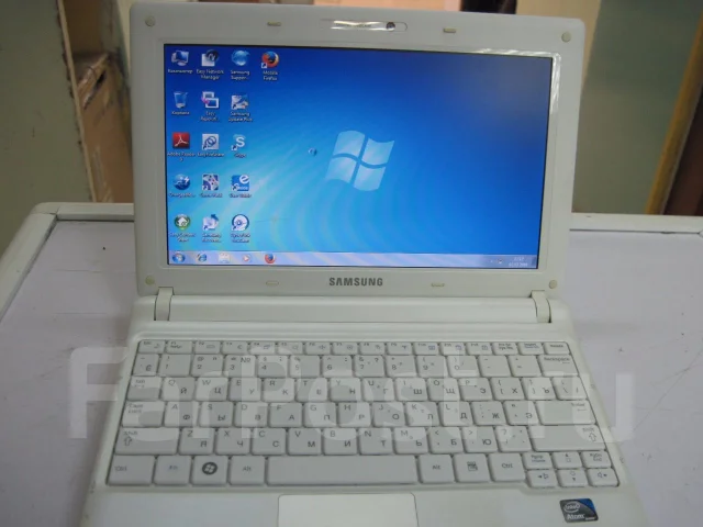 Samsung N150. 10.1", 1 667����, ��� 1024 ��, ���� 250���, WiFi: 1, Bluetooth: 1, ����������� �� 4��. ����