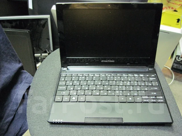 eMachines 355-N571G25ikk. 10.1", 1 660����, ��� 2048 ��, ���� 250���, WiFi: 1, Bluetooth: 1, ����������� �� 4��. ����