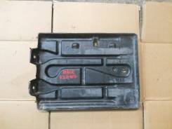 Крепление аккумулятора. Toyota Hiace, KZH106, KZH106G, KZH106W