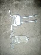 Крепление боковой двери. Toyota: Cresta, Verossa, RAV4, Mark II, Vista, Mark II Wagon Blit, Camry, Chaser Двигатели: 4SFE, 1JZGTE, 2JZGE, 1GFE, 2LTE...