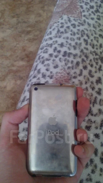 Apple iPod touch 4. ����
