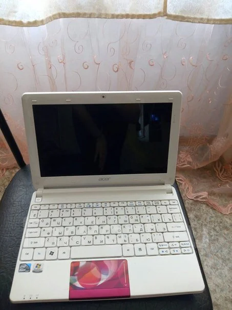 Acer Aspire One D270-268BLw. 1,6����, ��� 1024 ��, ���� 500���, WiFi: 1 ����