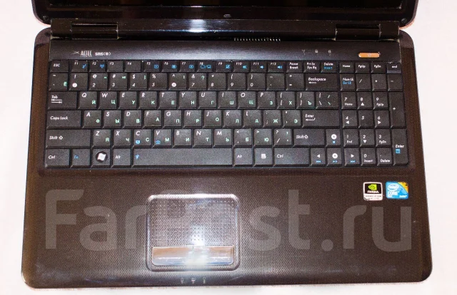 Asus K50I. 15.6", 2,1����, ��� 4 ��, ���� 250���, WiFi: 1, Bluetooth: 1 ����
