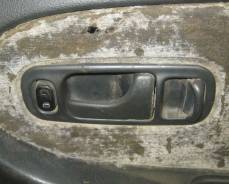 Ручка двери внутренняя. Nissan Primera, P10