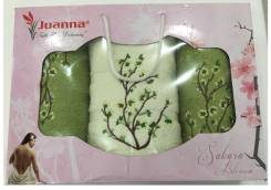 Полотенца.