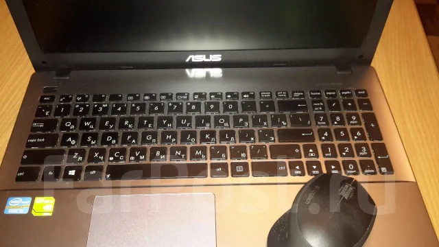 Asus X550CC. 1,8����, ���� 300���, WiFi: 1, Bluetooth: 1, ����������� �� 4��. ����