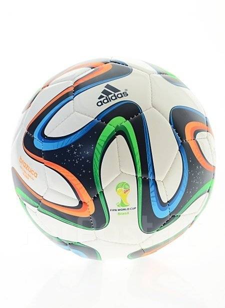 Продам футбольный мяч бразука Adidas replica, новый, в наличии. Цена: 900₽ во Владивостоке