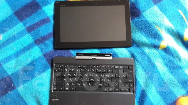 Asus Transformer Book. 10.1", 1 460����, ���� 32���, WiFi: 1, Bluetooth: 1, ����������� �� 8��. ����
