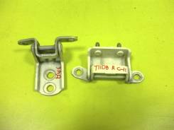 Крепление боковой двери. Nissan Tiida, C11, C11X Двигатель HR15DE