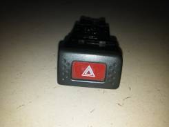 Кнопка включения аварийной сигнализации. Nissan Bluebird, HNU14, ENU14, SU14, QU14, EU14, HU14 Двигатели: SR18DE, SR20VE, CD20E, QG18DD, SR20DE, CD20...