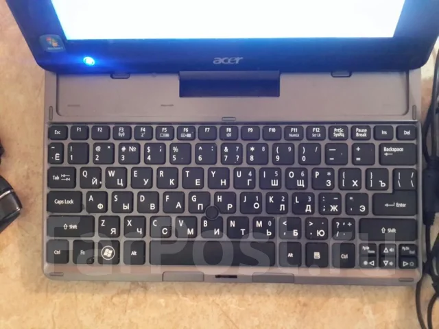 Acer Iconia. 10.1", ��� 2048 ��, ���� 32���, WiFi: 1, Bluetooth: 1, ����������� �� 3��. ����