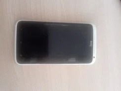 HTC One X. �/�