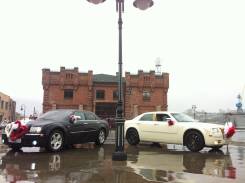 Аренда авто Chrysler 300C Rolls-Royce Style белый и чёрный перламутр!. С водителем