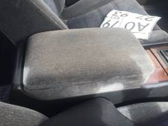 Бардачок. Nissan Gloria, PY33, PY33E, Y33, ENY33, MY33 Nissan Cedric, Y33, MY33, PY33, ENY33 Двигатели: VQ25DE, RB25DET, VG20E, VG30E