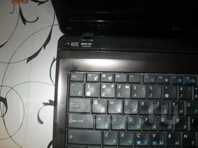 Asus K52DR. 15.6", 2,3����, ��� 4 ��, ���� 250���, WiFi: 1, Bluetooth: 1 ����
