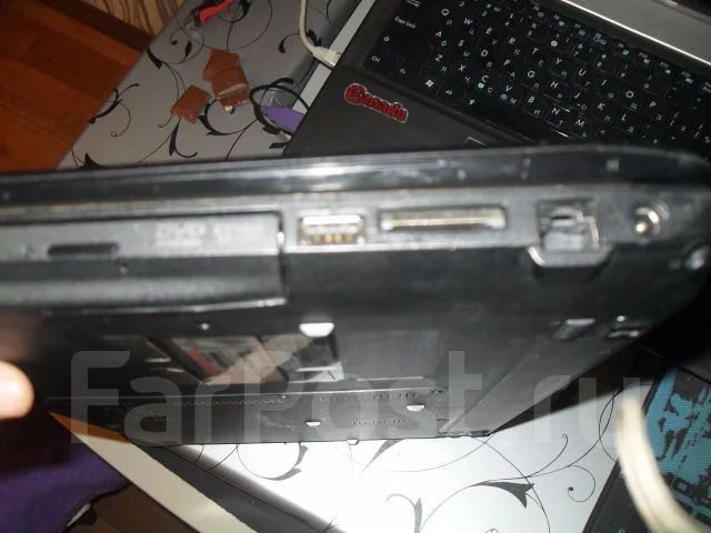 Asus K52DR. 15.6", 2,3����, ��� 4 ��, ���� 250���, WiFi: 1, Bluetooth: 1 ����