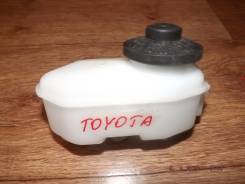 Бачок для тормозной жидкости. Toyota: Corolla, Corolla Levin, Vista, Sprinter, Sprinter Marino, Camry, Sprinter Trueno, Corolla Ceres, Sprinter Carib...
