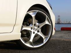 OZ Racing. 8.0x18, 5x114.30, ET48, ЦО 73,1 мм.