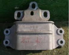Подушка моста. Audi RS Q3 Audi Q3 Двигатели: CZGA, CTSA, CCZC, CUWA, CPSA, CHPB, CULB, CULC, CLLB, CCTA, CFFA, CFFB, CFGC, CFGD, CLJA, CWLA, CZDA, CZD...