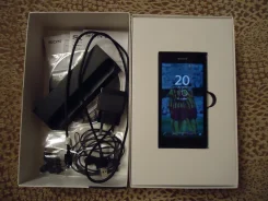 Sony Xperia ZR. �/�