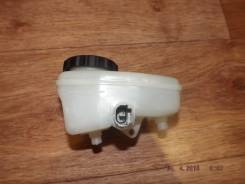Бачок для тормозной жидкости. Toyota: Corona, Caldina, Carina, Carina E, Vista, Avensis, Camry Двигатели: 3SFE, 4SFE, 4AFE, 7AFE, 5EFE, 5AFE, 3SGE, 1Z...