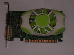 GeForce GT 220 ����