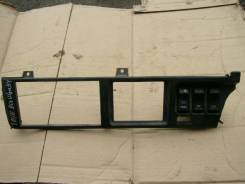 Консоль панели приборов. Toyota Master Ace Surf, YR30G Двигатель 3YEU