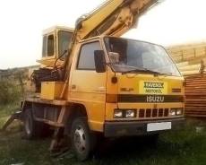 Isuzu Elf. Продается экскаватор