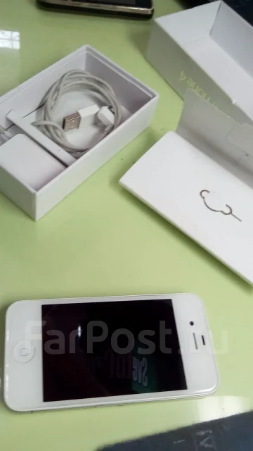 Apple iPhone 4 ����