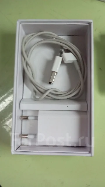 Apple iPhone 4 ����