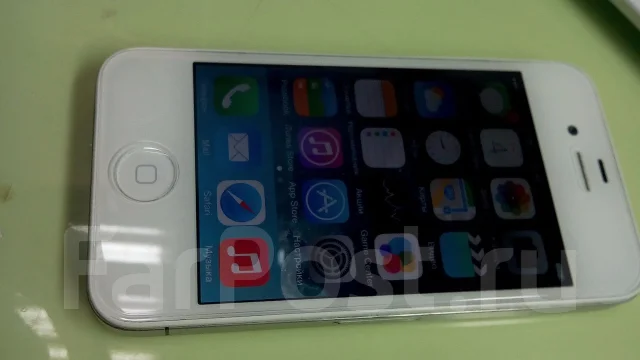 Apple iPhone 4 ����