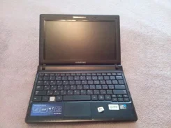 Samsung N150 Plus. 10.1", 1,7����, ��� 1024 ��, ���� 160���, WiFi: 1, Bluetooth: 1, ����������� �� 10��. ����
