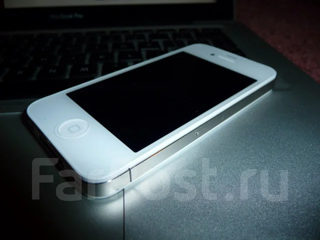 Apple iPhone 4 32Gb ����