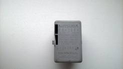 Реле поворота. Toyota: Windom, Corona, Platz, Lite Ace, Aristo, Ipsum, Corolla, Altezza, Tercel, Dyna, Tundra, Raum, Sprinter, Vista, Mark II Wagon Bl...