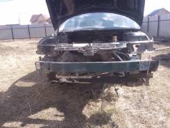 Передняя часть автомобиля. Dodge Stratus
