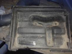 Кронштейн под аккумулятор. Toyota: Progres, Verossa, Crown, Altezza, Brevis, Origin, Mark II Wagon Blit, Crown Majesta, IS200 Lexus IS300, GXE10, JCE1...
