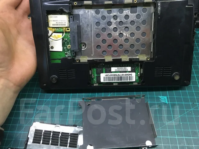 Asus Eee PC 900HA. 9", 2����, ��� 1024 ��, ���� 8���, WiFi: 1, ����������� �� 1��. ����