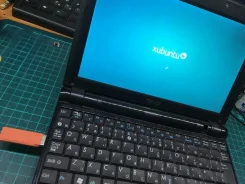 Asus Eee PC 900HA. 9", 2����, ��� 1024 ��, ���� 8���, WiFi: 1, ����������� �� 1��. ����