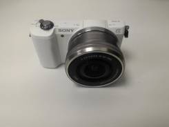 Sony Alpha ILCE-5000 Kit. 20 и более Мп, зум: без зума